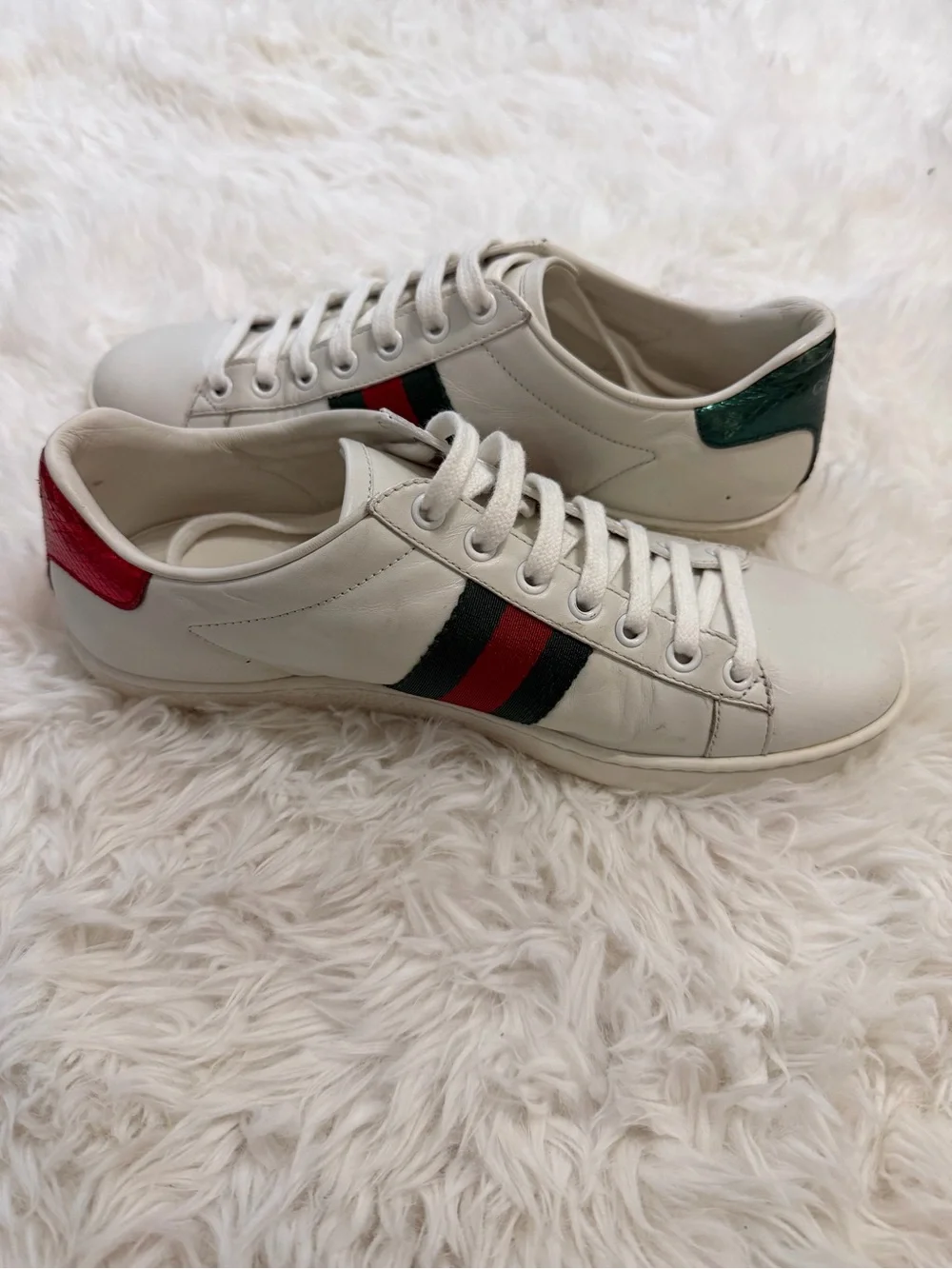 Gucci White Leather Sneakers with Red & Green Stripe and Gold Bee Size 37 US 7
